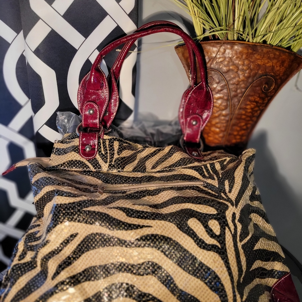 Purses - Picture 2 of 2